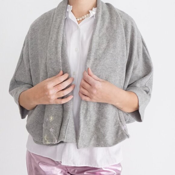 COS Grey 100% Wool Embroidered Floral Open Face Cardigan Cape XS - Picture 1 of 14